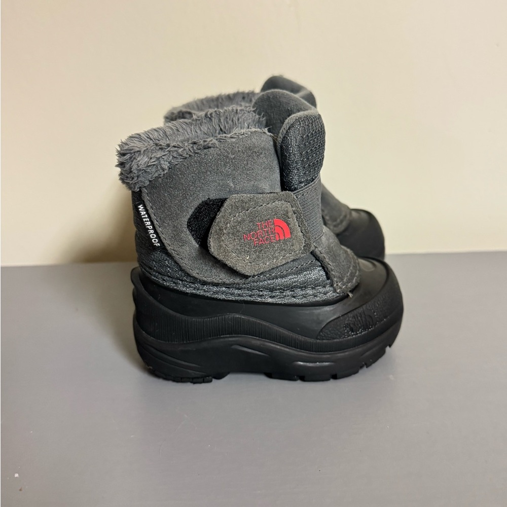 The North Face Toddler Winter Boots 4T | Waterproof Insulated Grey Red Logo